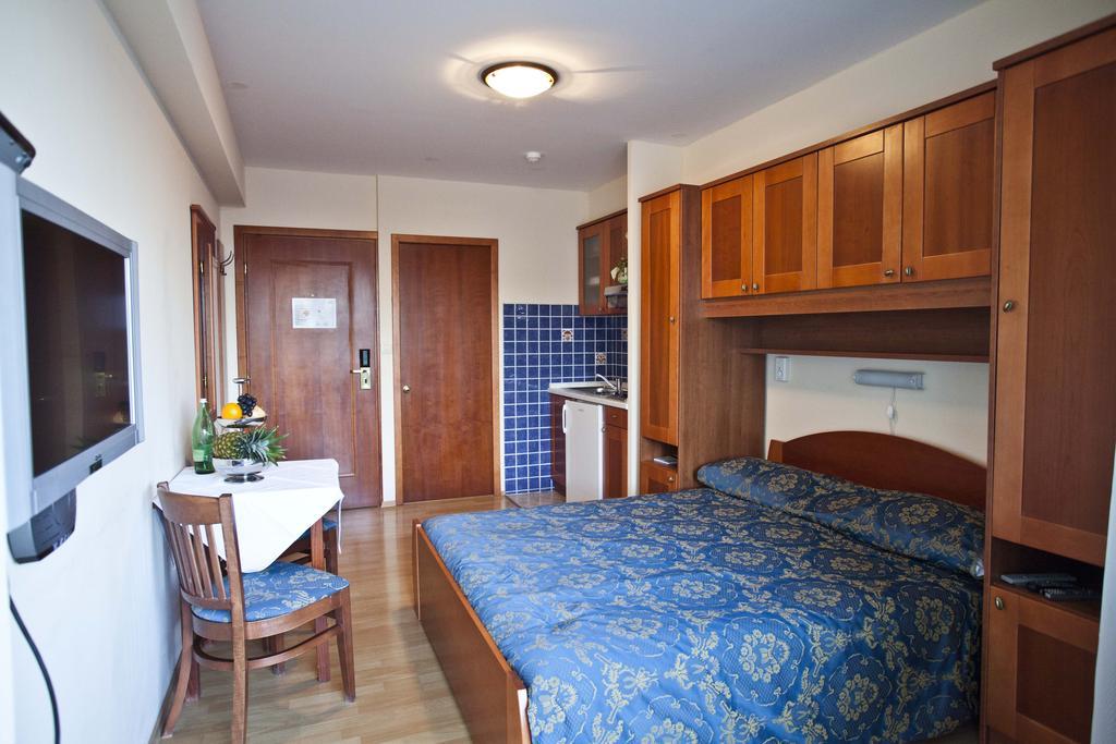 Studio Apartmani Bijeli Delfin Биоград-на-Мору Номер фото