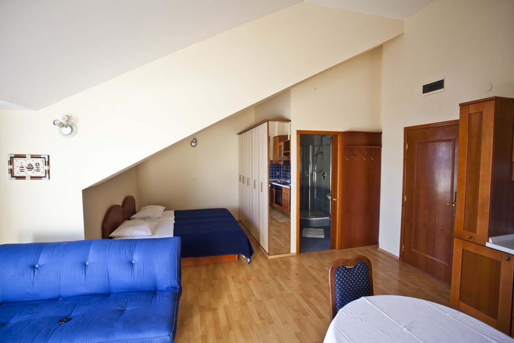 Studio Apartmani Bijeli Delfin Биоград-на-Мору Номер фото